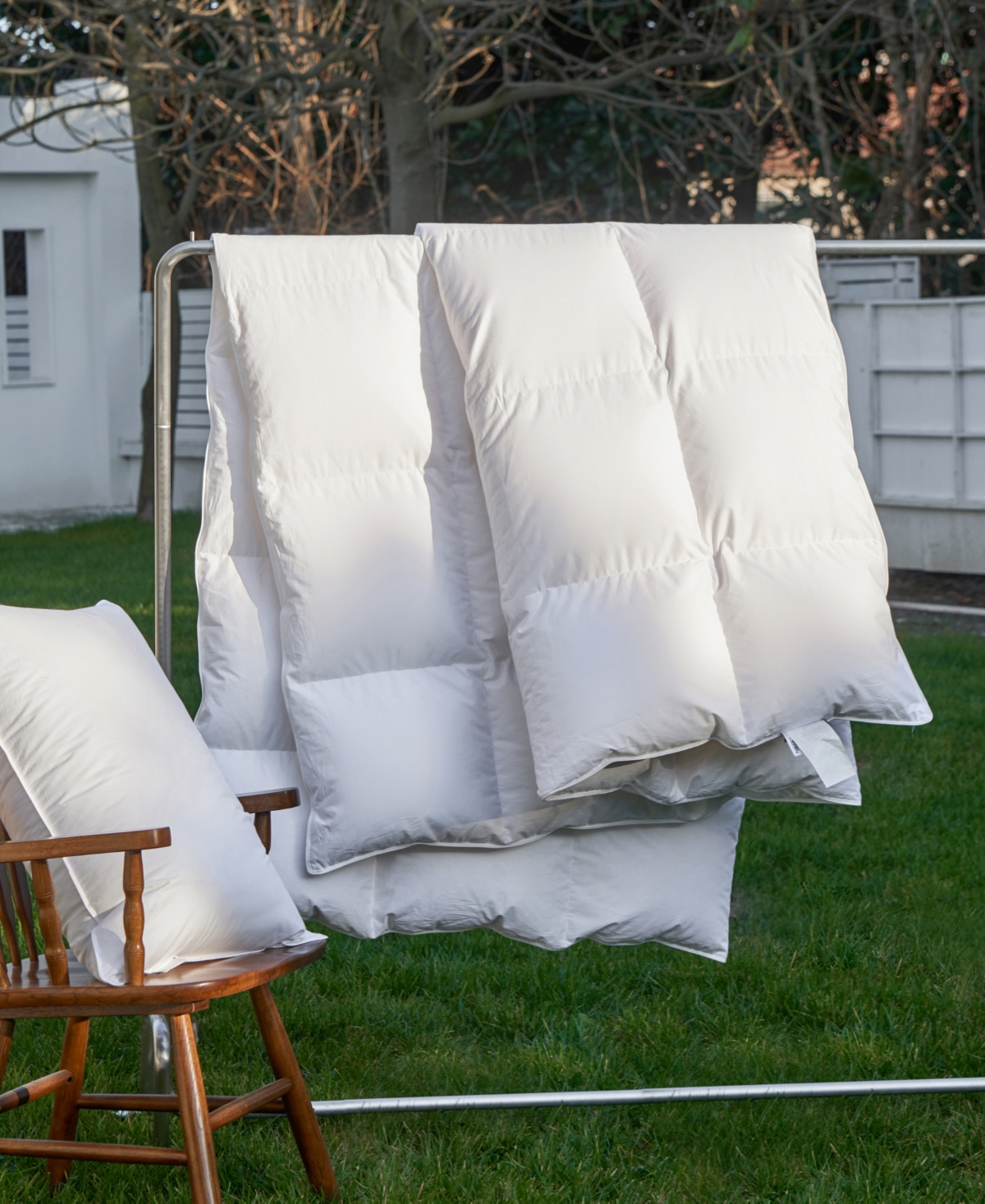 Royal Elite Down Alternative 300 Thread Count Cotton Shell All Season Comforter, Queen In White