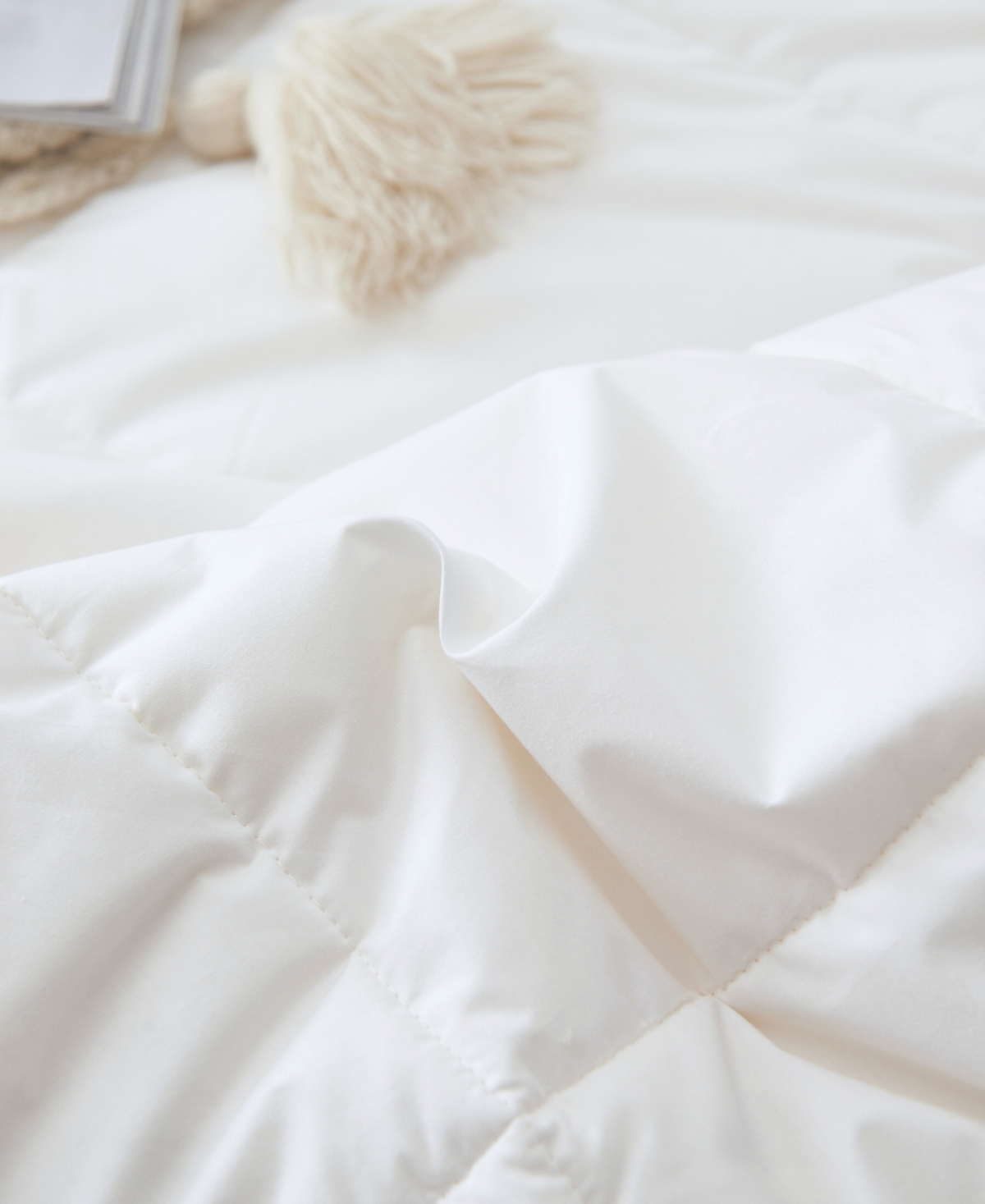 Royal Elite 400 Thread Count Pure Cotton Shell Luxurious Down Alternative Comforter, Twin In White