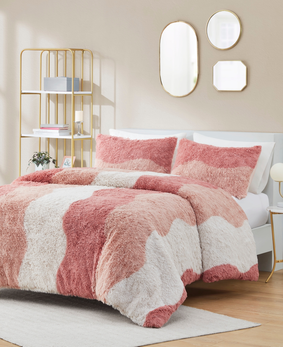 Intelligent Design Cassie Ombre Shaggy Faux Fur Piece Comforter Set