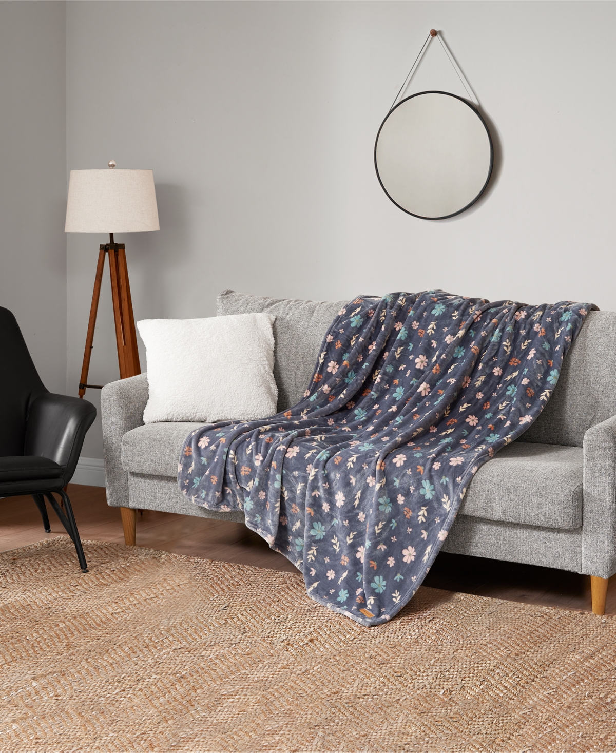Lucky Brand Floral Tossed Blooms Plush Throw, 50" X 70" In Gray