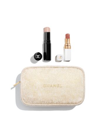 CHANEL HOLIDAY MAKEUP BAG hot