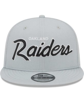 Men's Silver Oakland Raiders Gridiron Classics Main Script 9FIFTY Snapback Hat