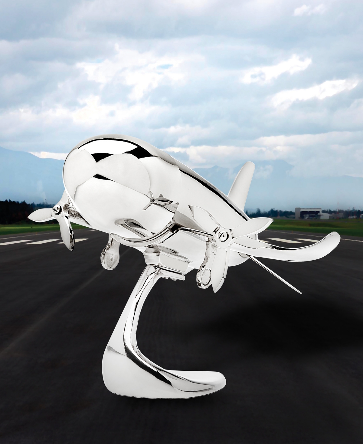 Godinger Airplane Cocktail Shaker On A Stand In Sikver