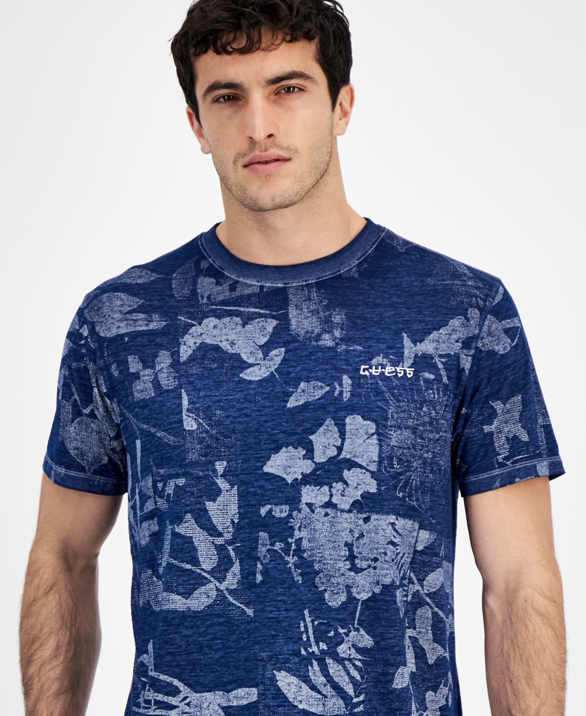 Shop Guess Men's Allover Leaf Print Short Sleeve Crewneck T-shirt In Blue And White Leaves Aop
