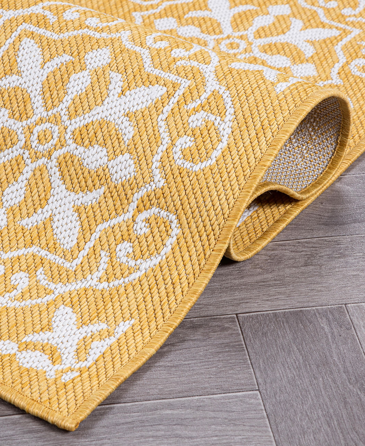 Main Street Rugs Bays Outdoor 119 Area Rug
