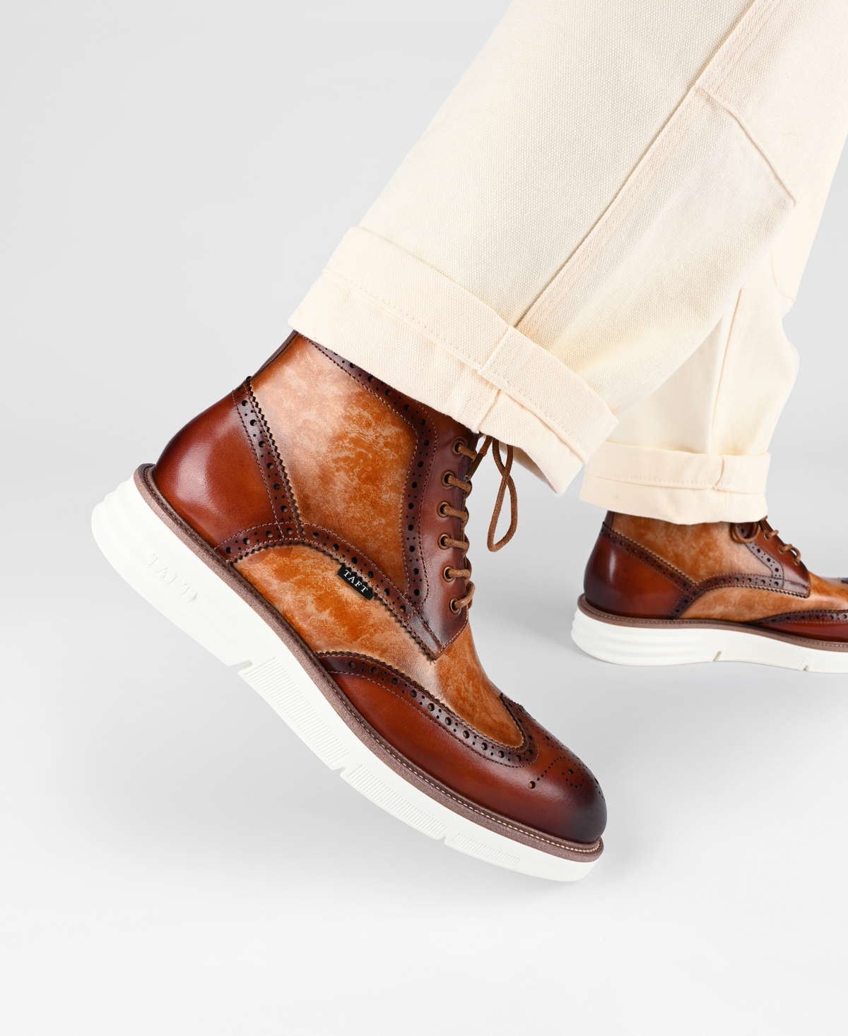 Taft 365 Men's Model 005 Wingtip Lace-Up Boots