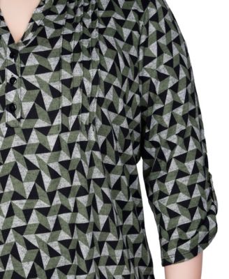 Plus Size 3/4 Roll Sleeve Top