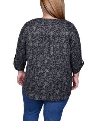 Plus Size 3/4 Roll Sleeve Top