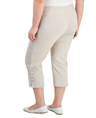 Plus Size Side Lace-Up Capri Pants