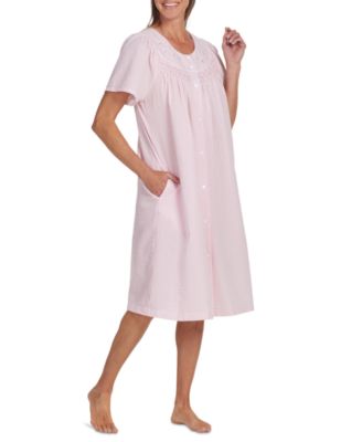 Miss Elaine - Women's Embroidered Short Grip Robe