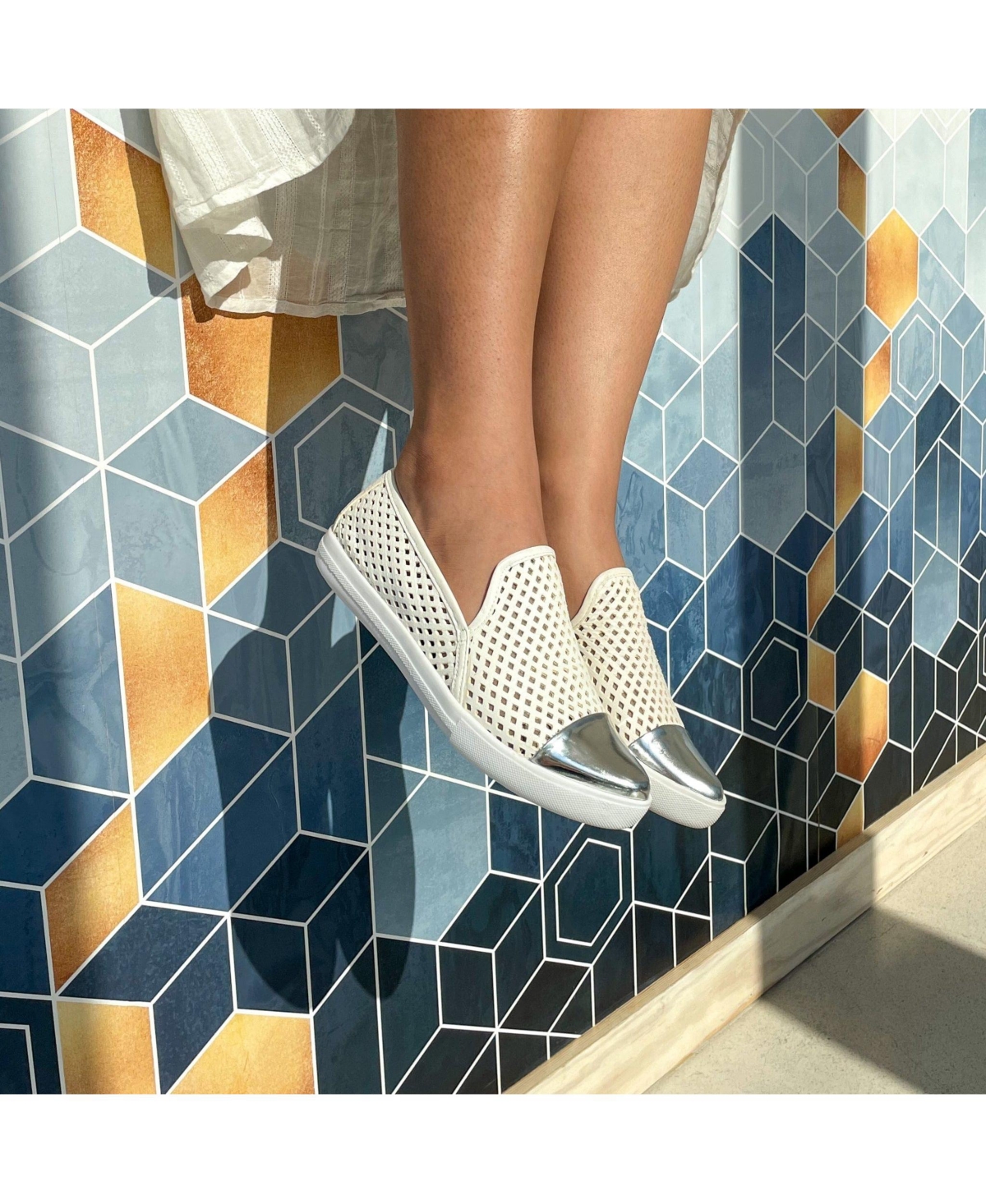 Jibs Women's Slim Fashion Sneaker w/ Cap Toe - Soft white + silver