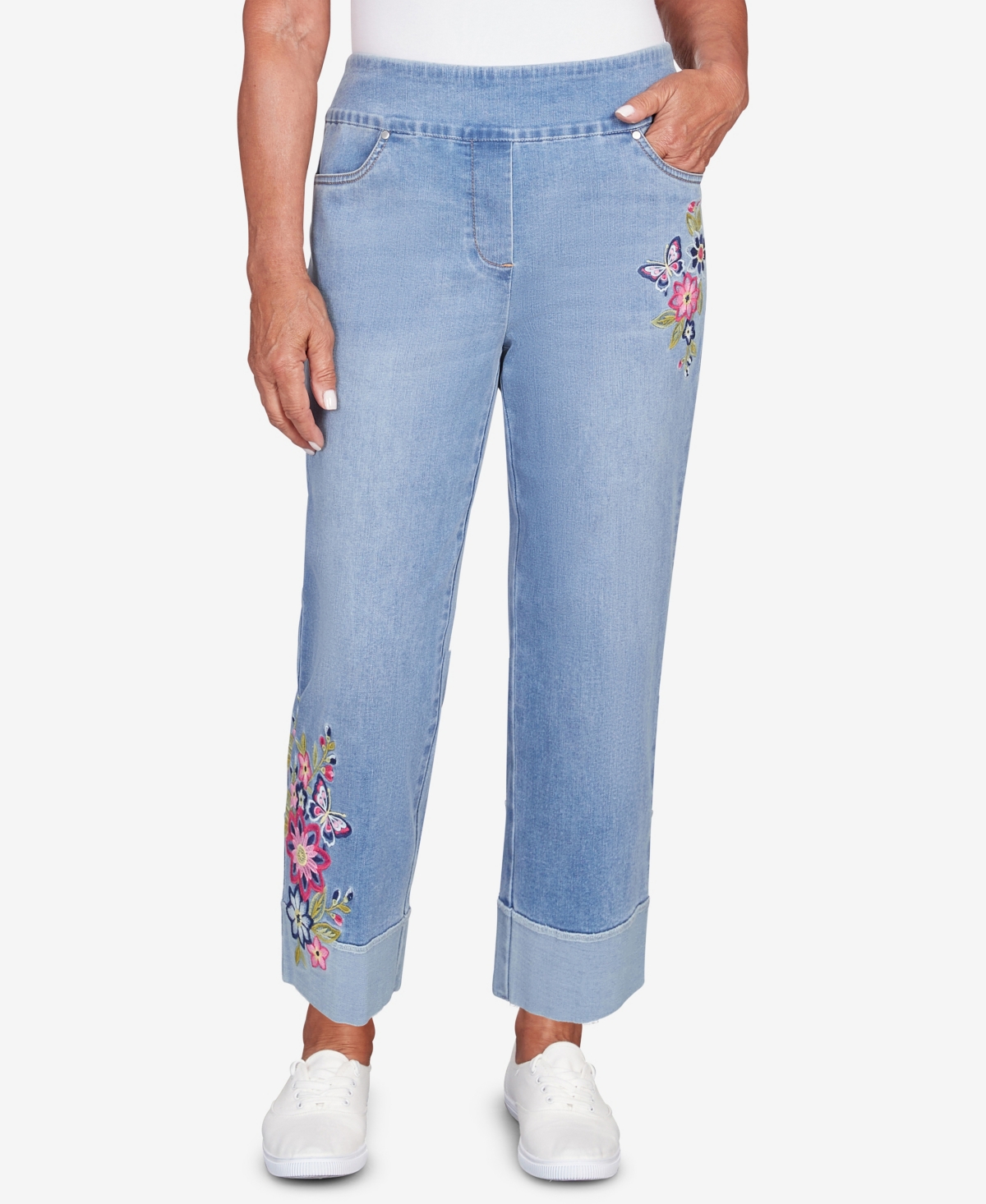 ALFRED DUNNER PETITE IN FULL BLOOM BUTTERFLY EMBROIDERED DENIM PULL ON CAPRI PANTS