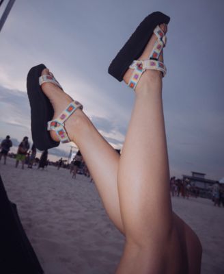 Teva Flatform Universal Crocheted Sandals