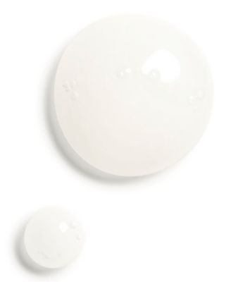 N&deg;1 DE CHANEL REVITALIZING ESSENCE LOTION Plumps – Evens – Illuminates