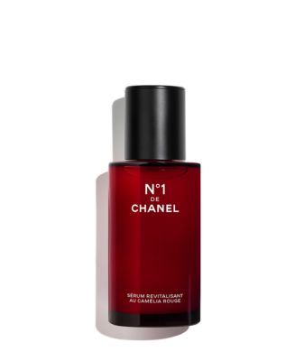 CHANEL N°1 DE CHANEL REVITALIZING SERUM Smooths – Illuminates