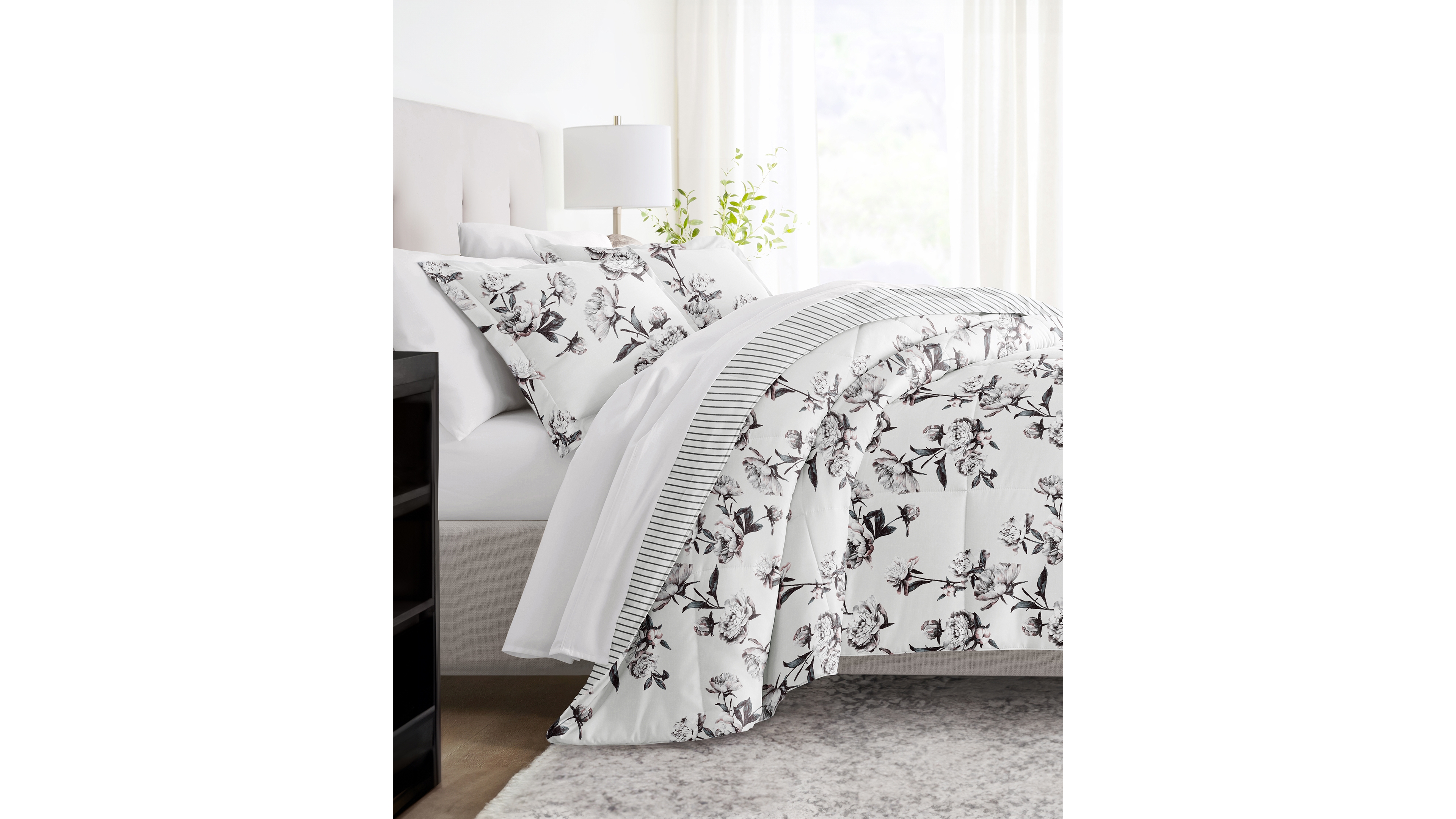 ienjoy Home Vintage-Like Magnolia Stripe 2-Piece Comforter Set, Twin/Twin Xl