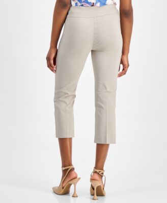 Petite Mid-Rise Straight-Leg Capri Pants