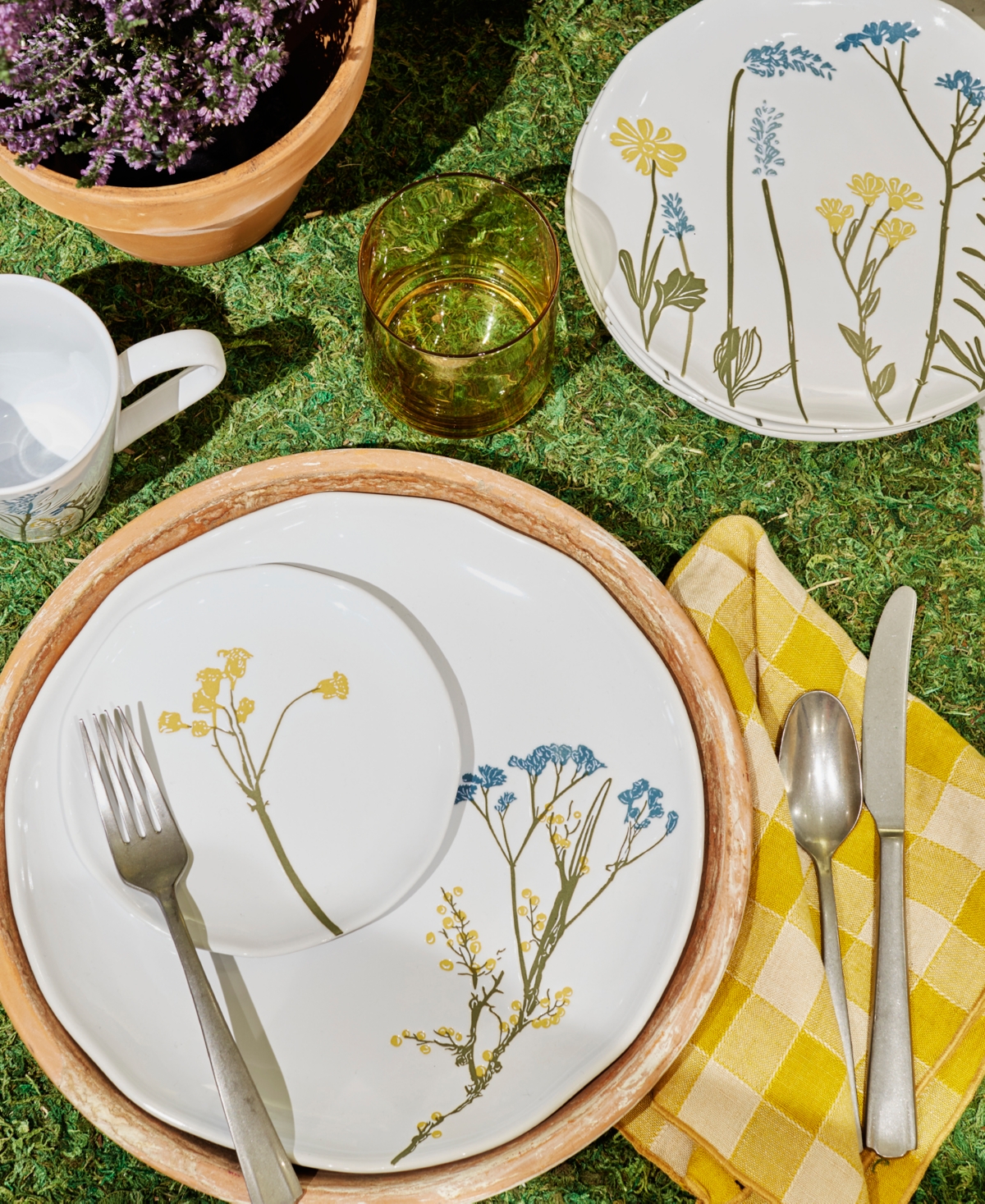 Lenox Wildflowers 12pc Dinnerware Set In White