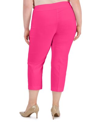 Plus Size Mid-Rise Pull-On Capri Pants