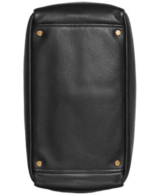 Amagansett Soft-Rolled Leather Shoulder with Sculpted Magnet Closure
