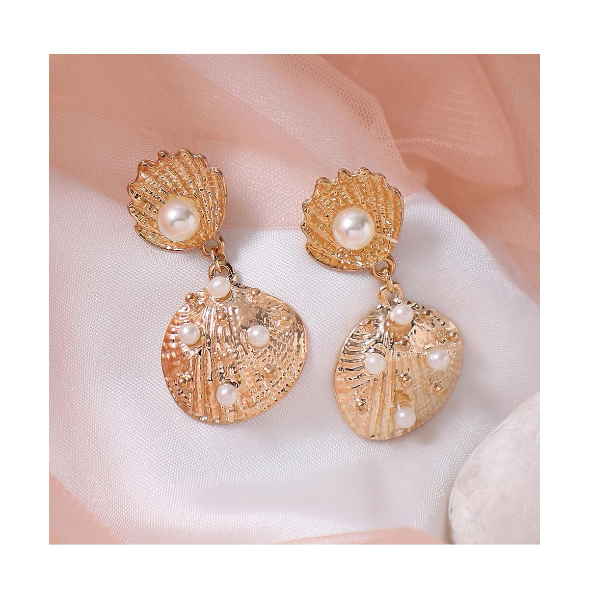 Shop Sohi Women's Seashell Drop Earrings In Gold