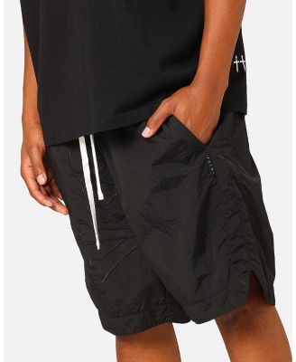 СВЯТАЯ МОРТА, СВЯТАЯ МОРТА в шортах из адского пламени