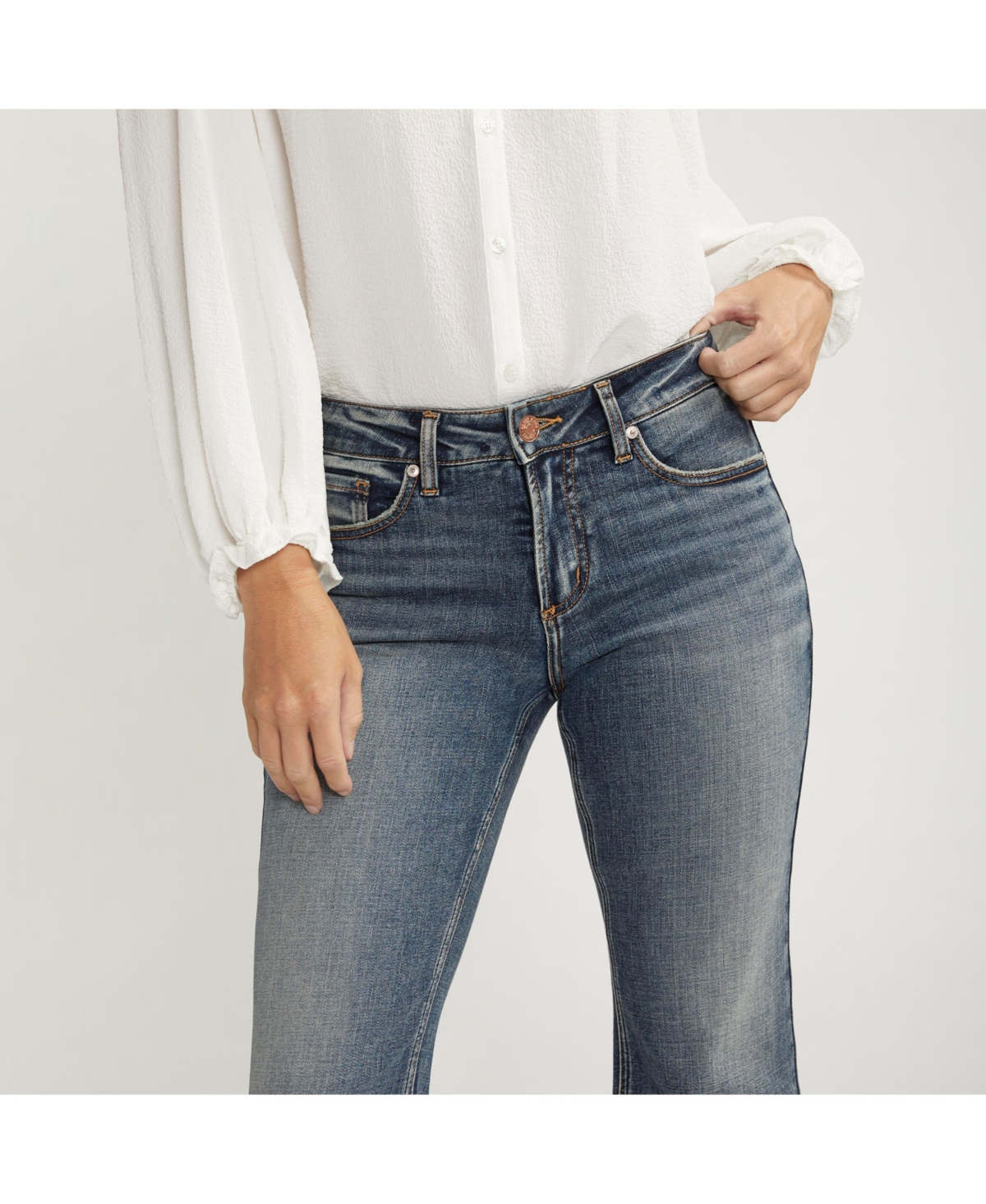 SILVER JEANS CO. WOMEN'S SUKI MID RISE CURVY FIT FLARE JEANS 