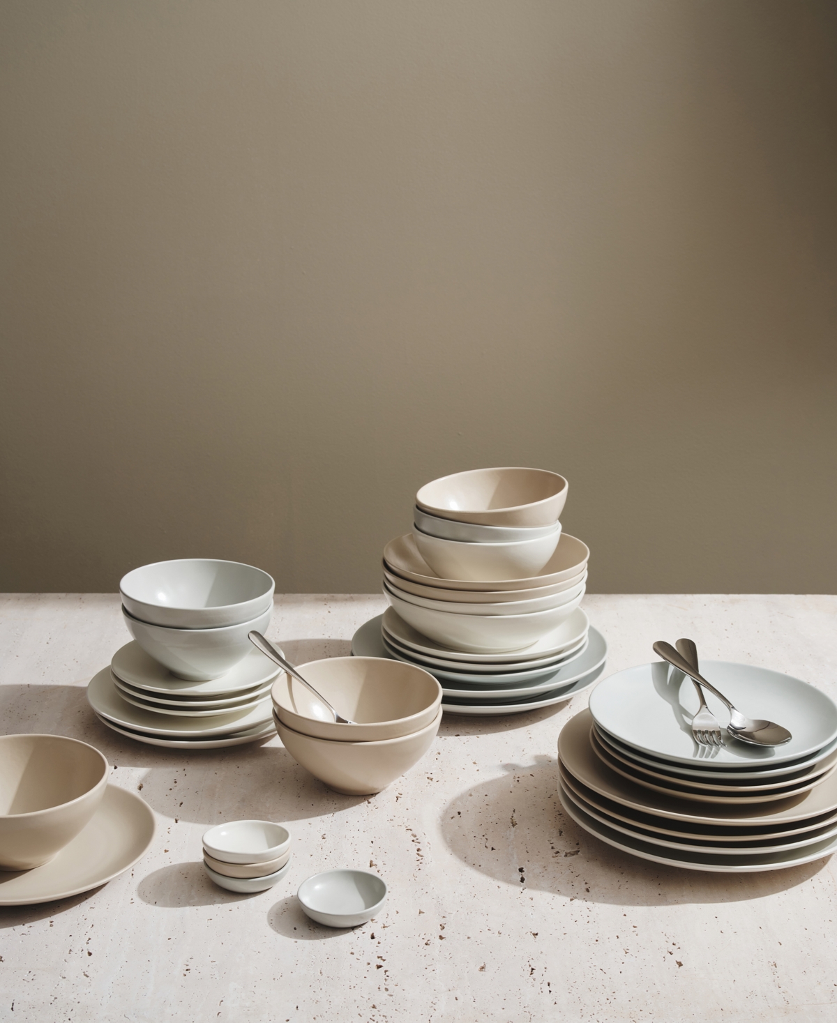 Year & Day 16 Piece Dinnerware Set, Service For 4 In Daybreak