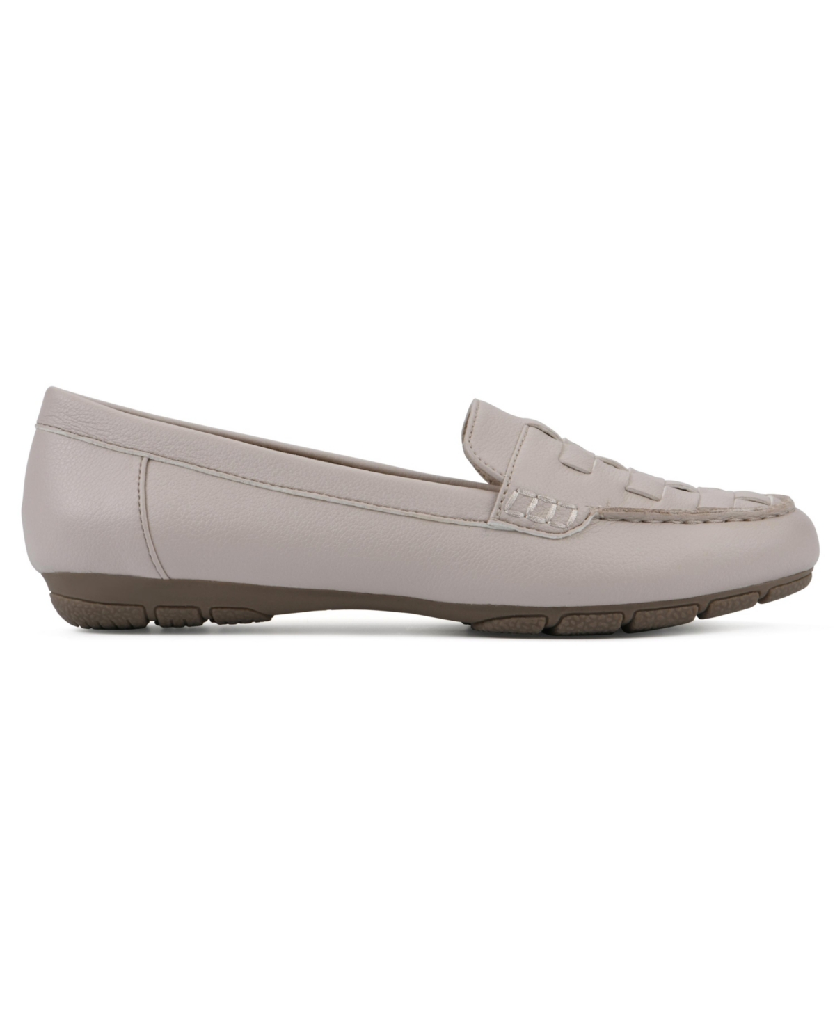 Cliffs by White Mountain Women's Giver Moc Comfort Loafer