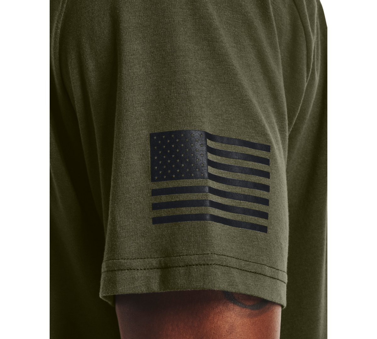 Under Armour Men's Relaxed Fit Freedom Logo Short Sleeve T-Shirt -black
