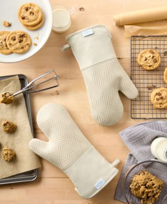 Basics Silicone Basketweave Oven Mitts, Set of 2