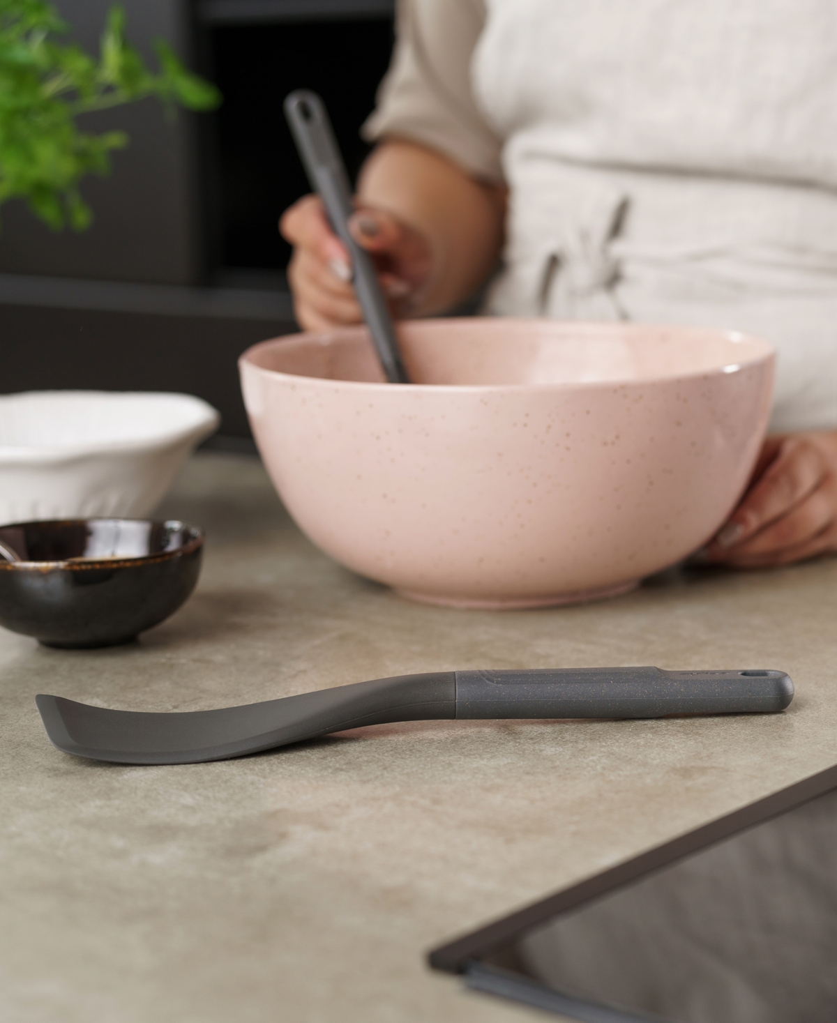 Zyliss Easy Lift Silicone-edge Flexible Turner In Dk Gry