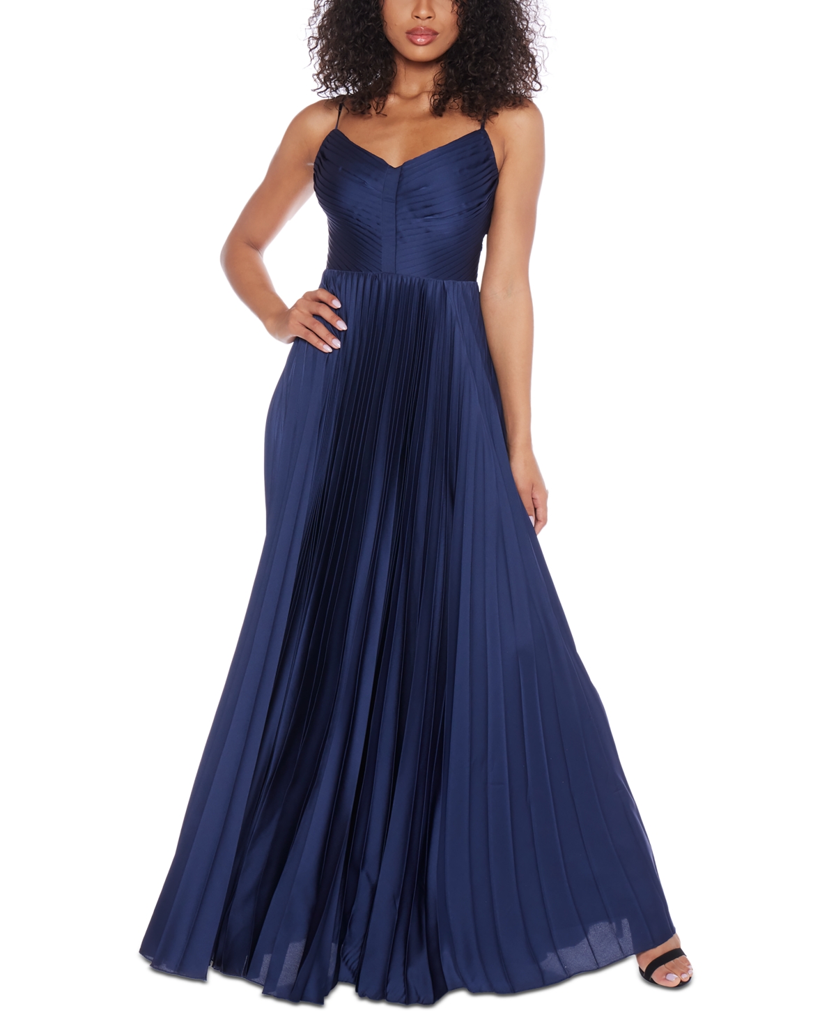 Juniors' Sleeveless Pleated Open-Back Gown - Navy