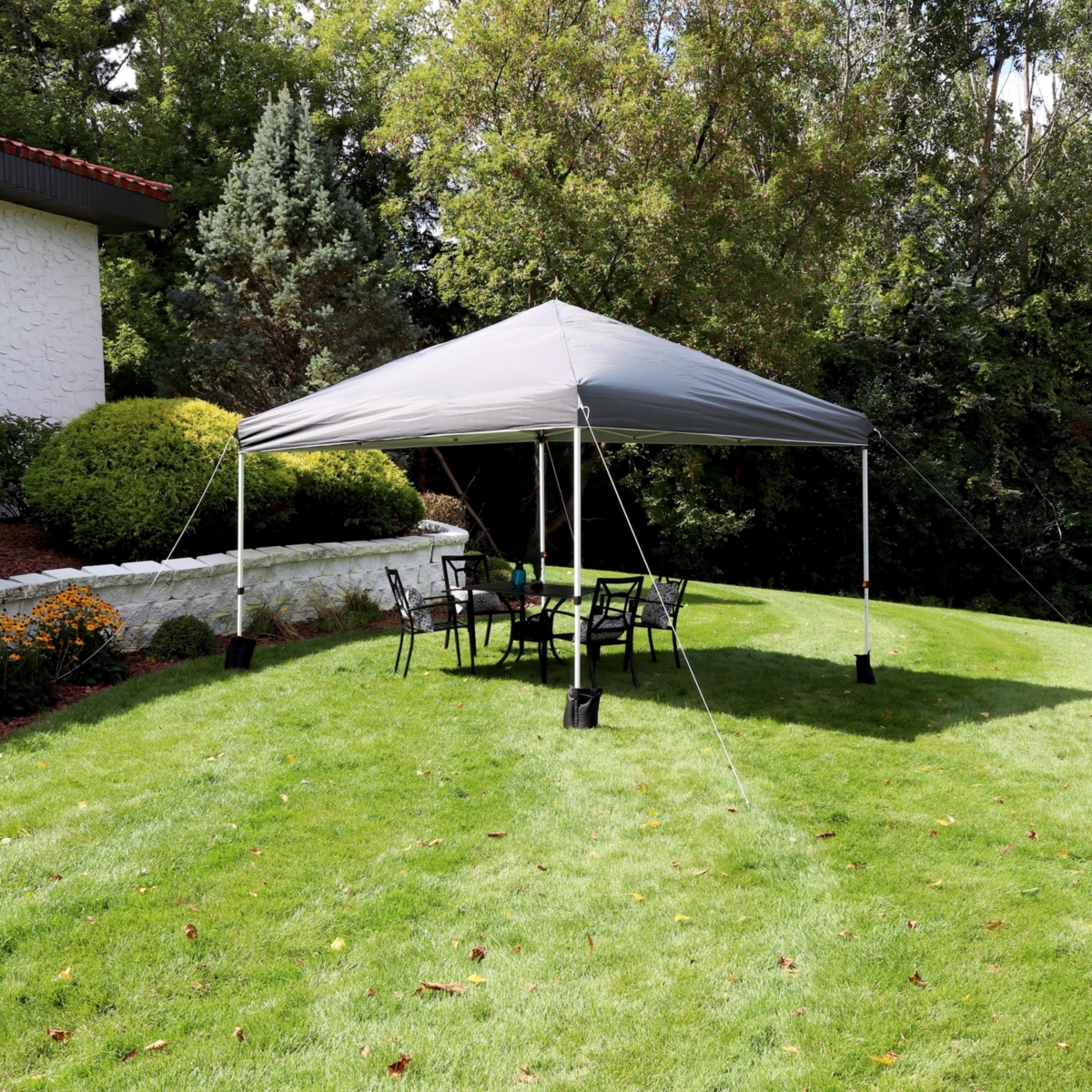 Sunnydaze Decor Standard Pop-Up Canopy with Sandbags - x - Gray