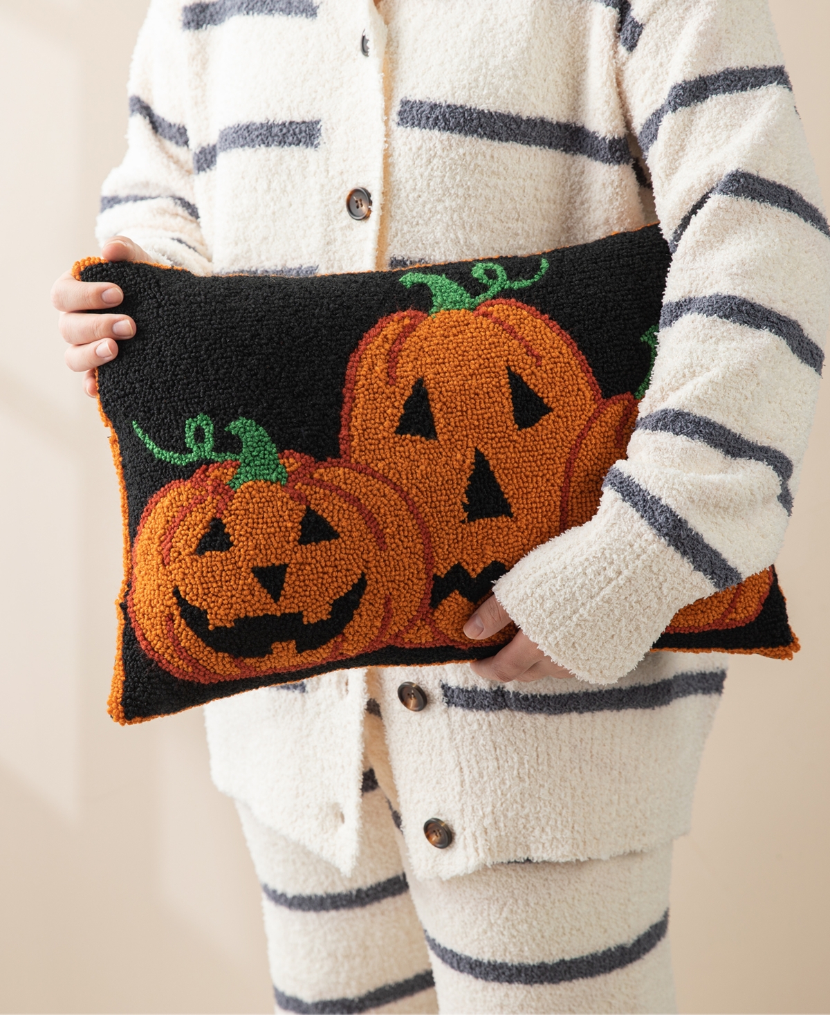 Glitzhome 18"l Hooked Halloween Pumpkins Pillow In Multi