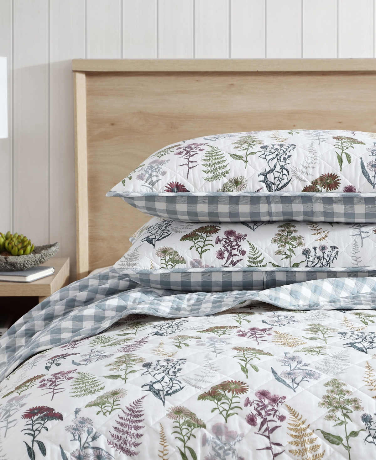 Eddie Bauer Flower Field Reversible 3 Piece Quilt Set