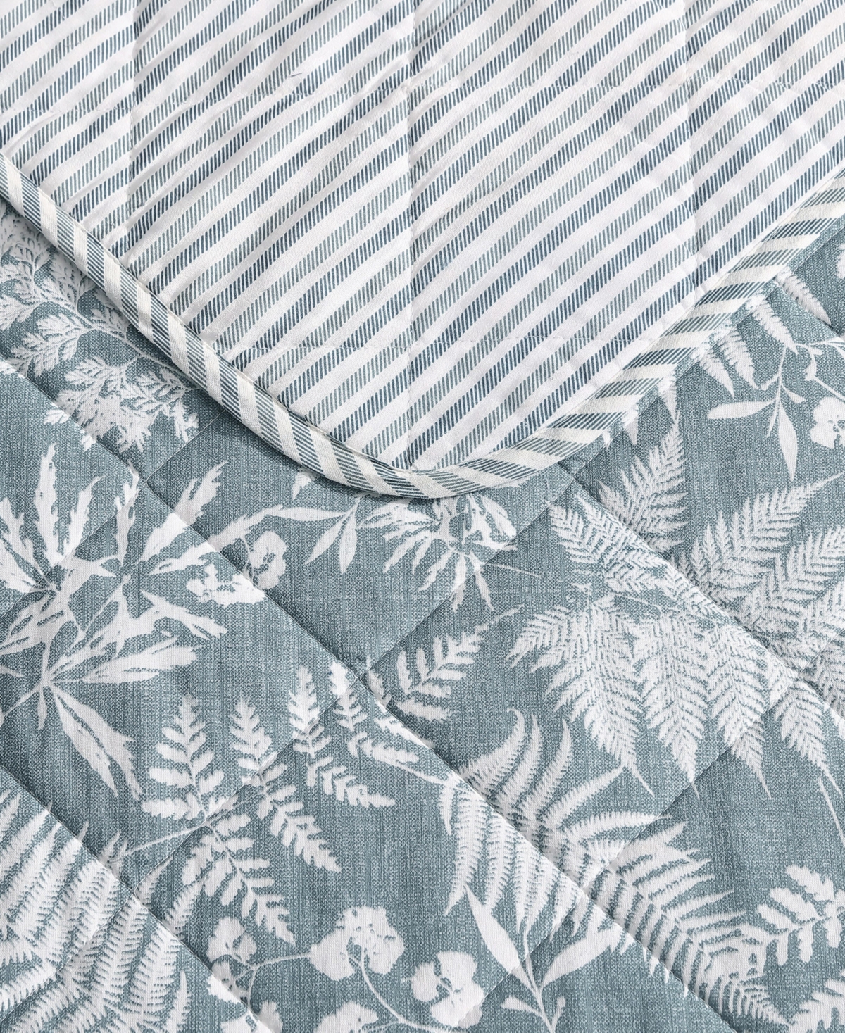 Eddie Bauer Closeout!  Fern Garden Reversible 2 Piece Quilt Set, Twin In Mist Green