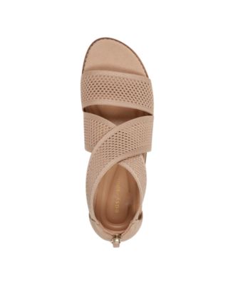 Women's Wander Lightweight Strappy Sandals