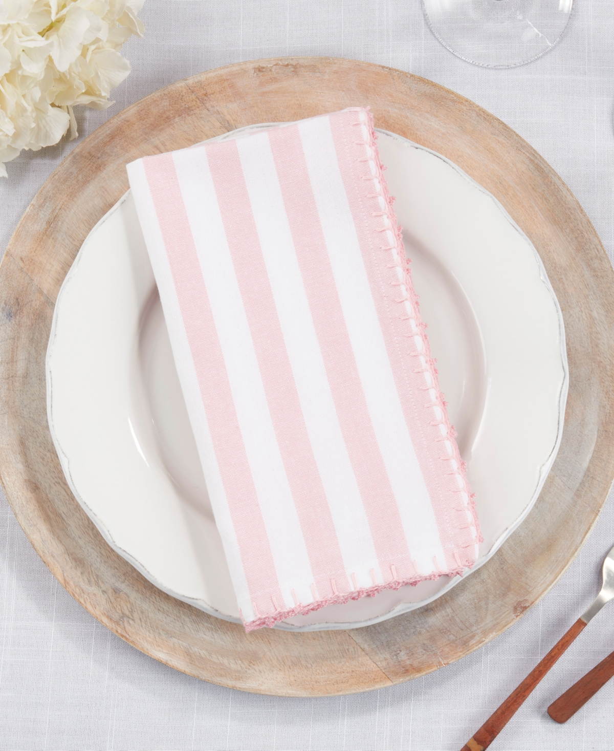 Saro Lifestyle Lively Pompom Border Striped Napkin Set Of 4,20"x20" In Blue