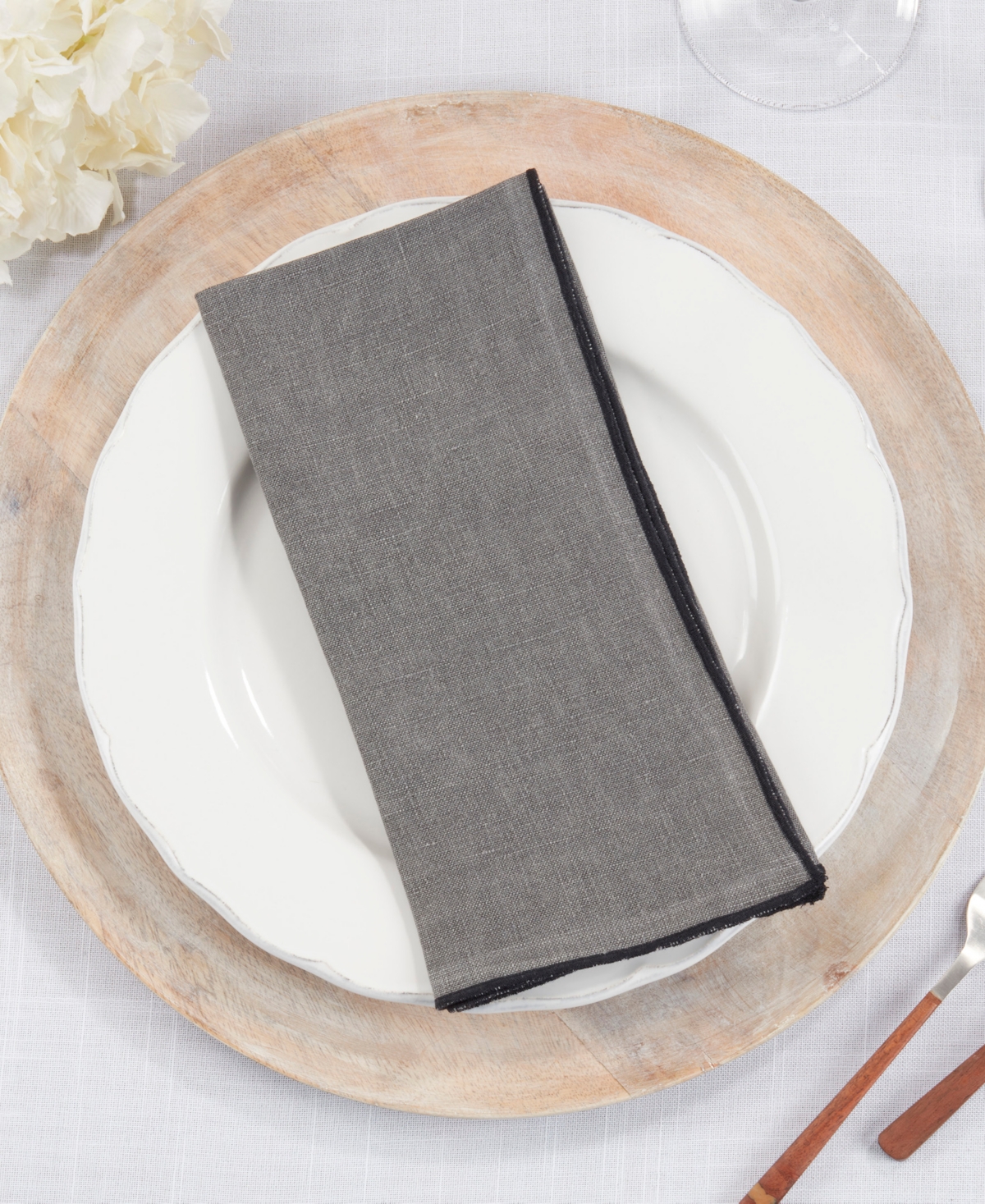 Saro Lifestyle Stonewashed Stitch Border Table Napkins Set Of 4,20"x20" In Red,white