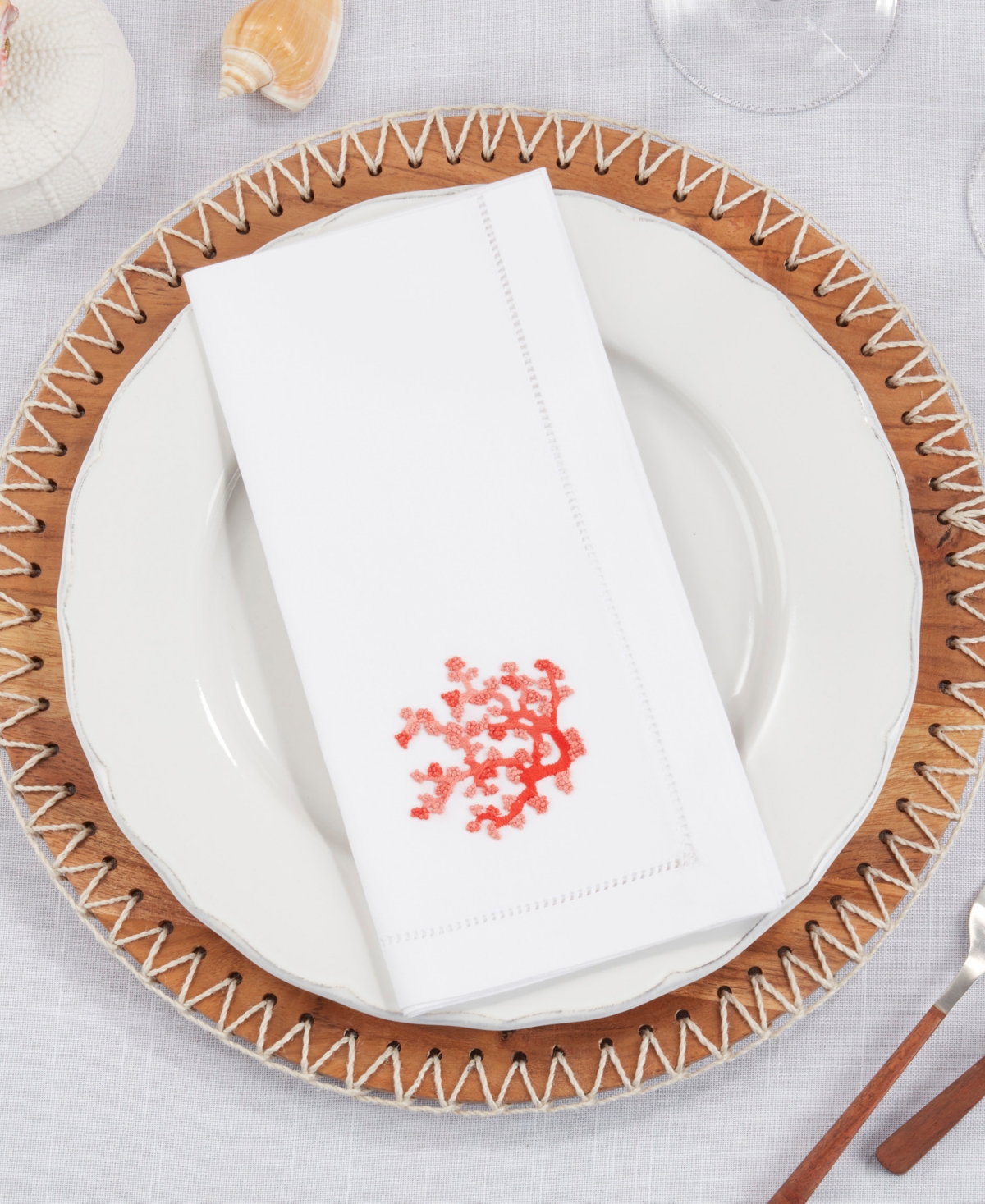 Saro Lifestyle Underwater Fantasy Embroidered Coral Napkin Set of 6, 20