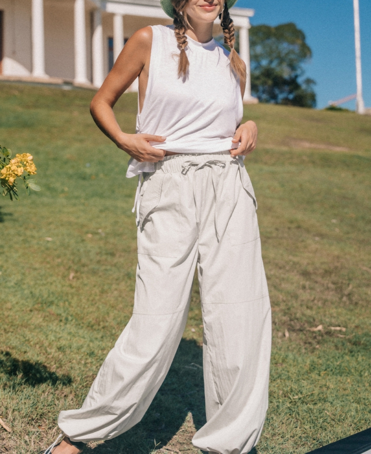 Cupshe Women's White Elastic Waist Tapered Leg Pants -khaki