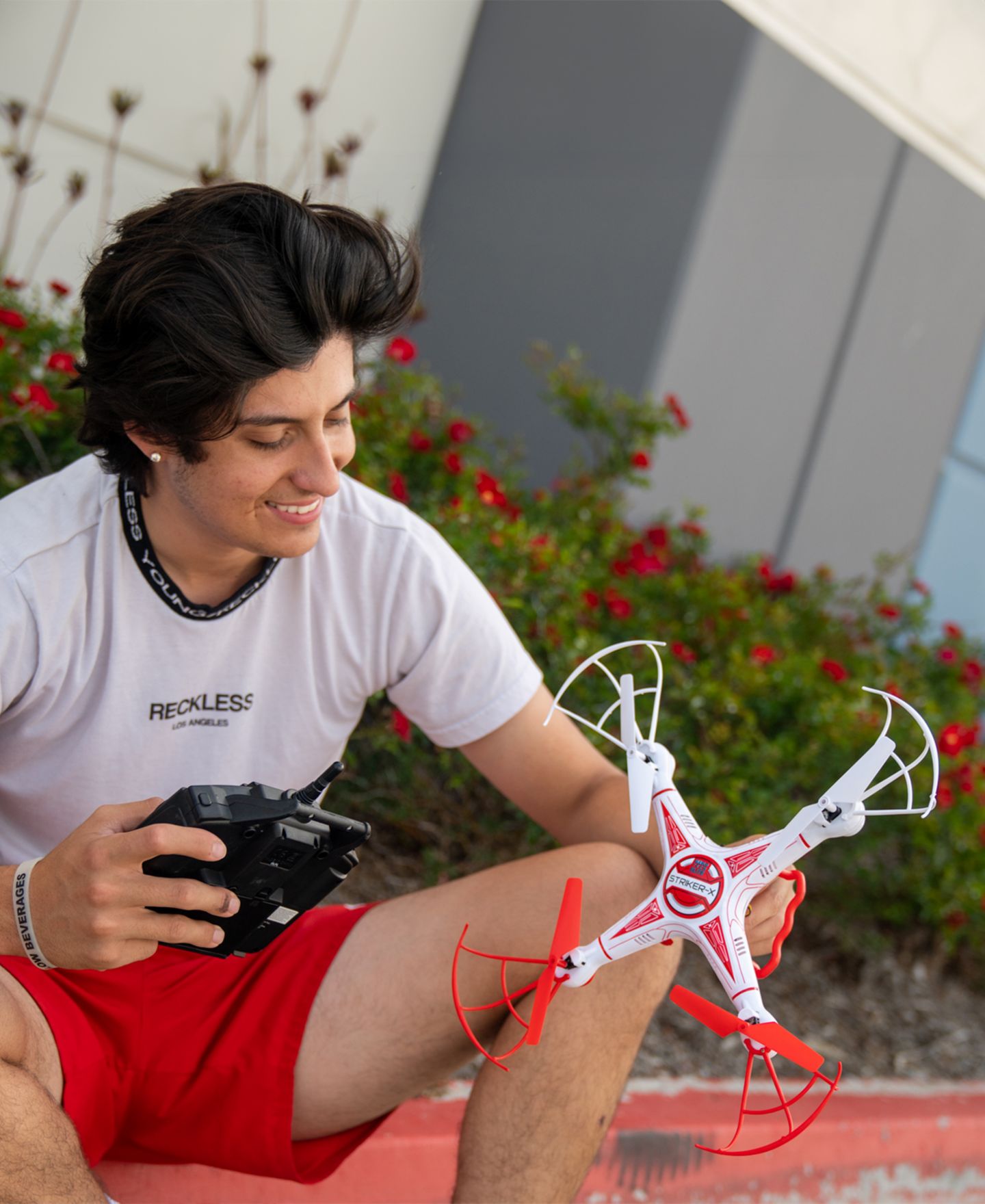 Детская игрушка World Tech Toys Striker-X 4.5-Channel HD Camera RC Quadcopter — фото 5