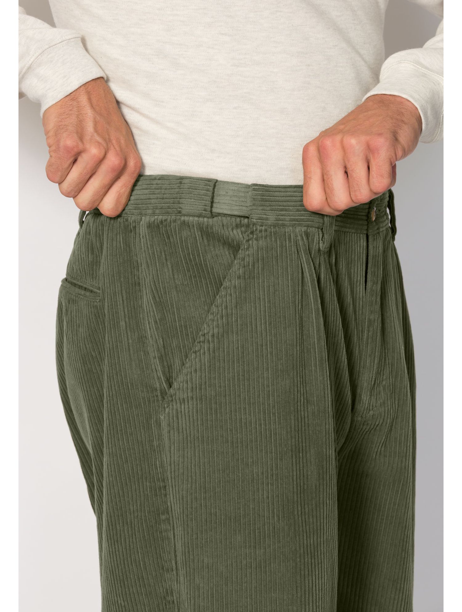 Men's Big & Tall Expandable Waist Corduroy Pleat-Front Pants