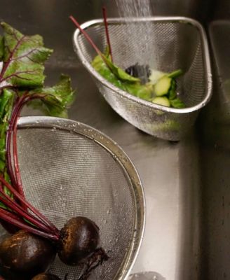 Endurance Stainless Steel Mesh 4 Quart Colander