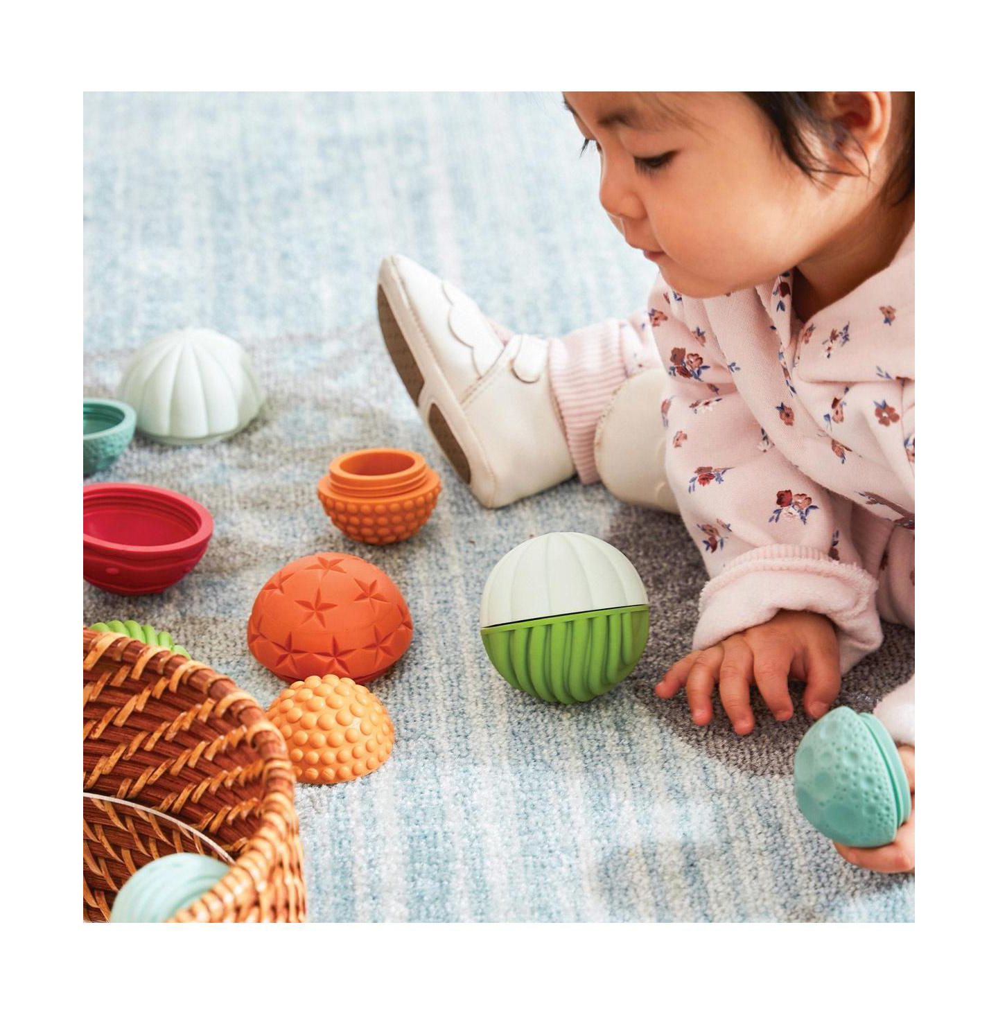 Детские игрушки Kaplan Early Learning Textured Mix and Match Balls Fine Motor 8-Piece Learning Toy, Ages 6 Months+ — фото 5
