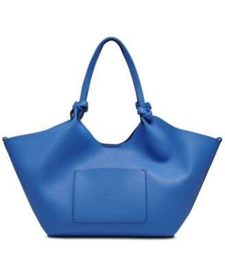 Паула, покупательница из DKNY