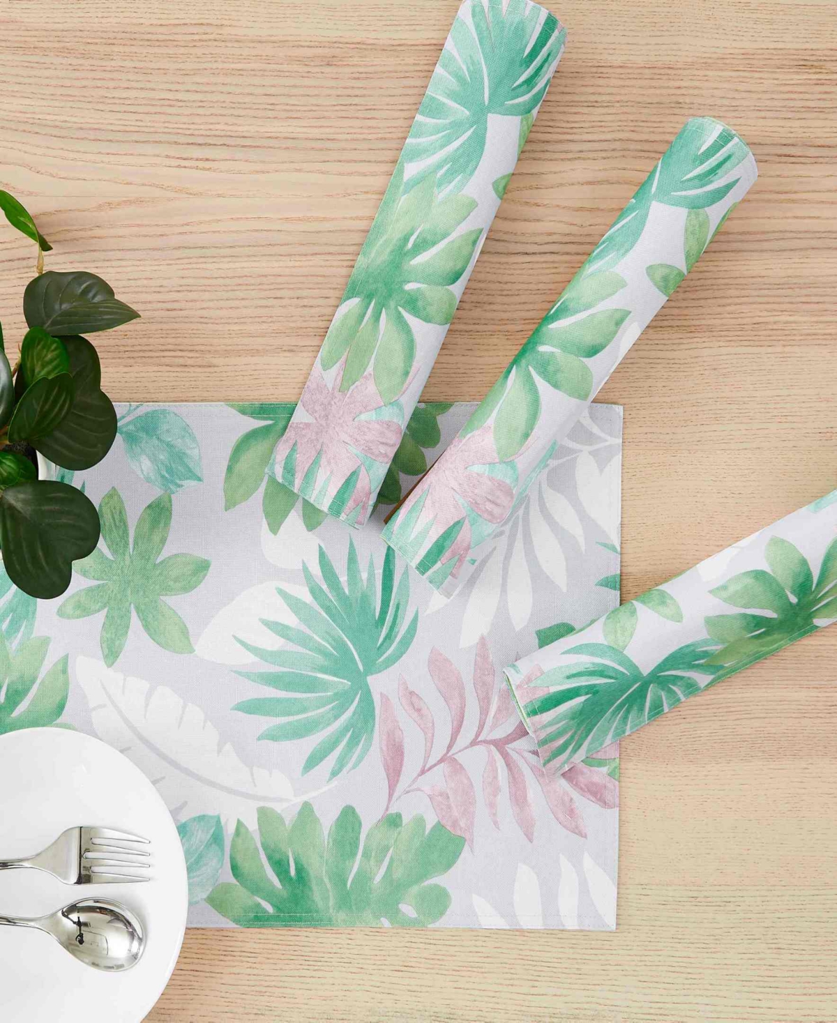 Avanti Cover Palm Water-resistant Indoor And Outdoor Placemats, Set Of 4, 13" X 19" In Multicolor