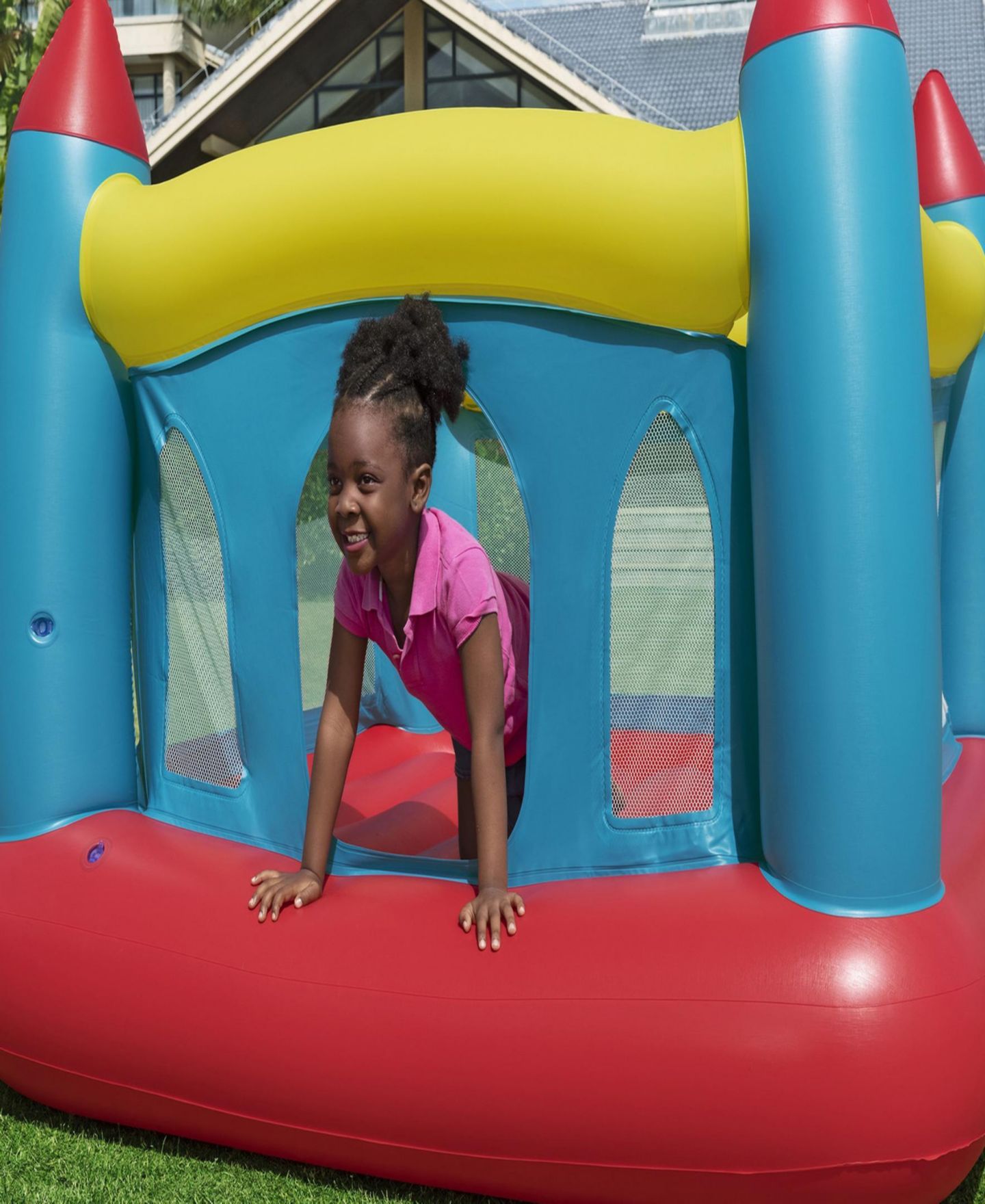 Детская игрушка Bestway Royal Leap Inflatable Castle Bouncy House, Up to 3 Children, Ages 3+ — фото 7