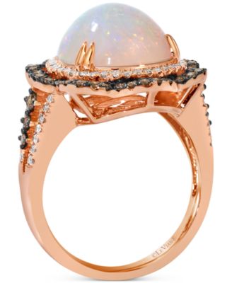 Кольцо, серьги и колье-подвеска Le Vian® с неаполитанским опалом, обнаженным бриллиантом и шоколадным бриллиантом шоколадного цвета из клубничного золота 14 карат.